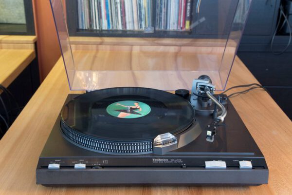 Naald Technics SL-5210 platenspeler - Tonar 757